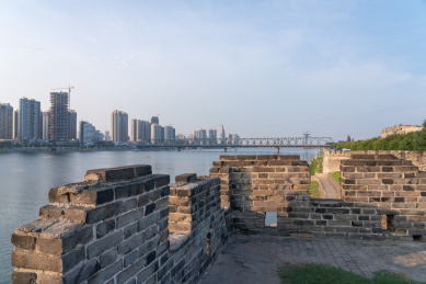 中国湖北省襄阳市的古城墙
