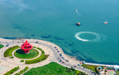 高楼俯瞰中国山东省青岛海岸日景
