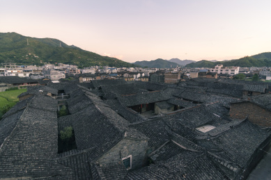 俯看连城芷溪一片青砖黑瓦古建筑