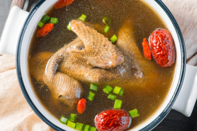 美家常养生烫品清炖乳鸽