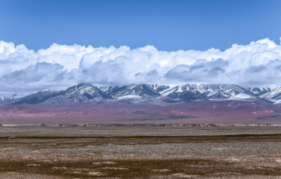 中国甘肃省酒泉市无人区雪山