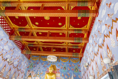 泰国甲米镇的克拉瓦兰佛寺庙的壁画