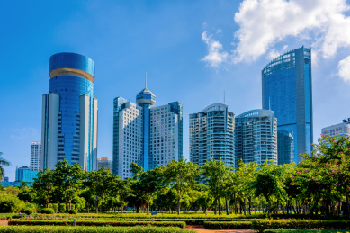 中国海南省海口市滨海大道建筑群风光