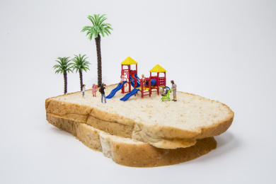 吐司面包游乐场小孩玩耍