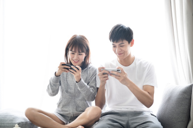 一对年轻的情侣