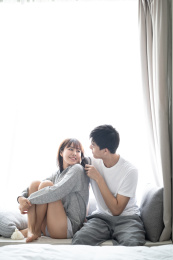 一对年轻的情侣