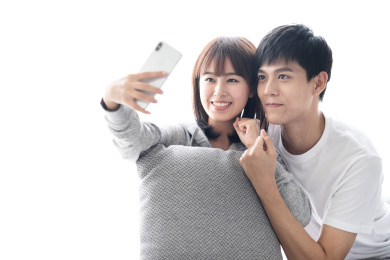 一对年轻的情侣