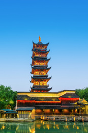 中国浙江嘉兴桐乡乌镇西栅景区白莲塔夜景