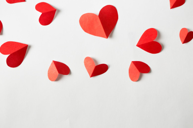 白色背景红色爱心组成的图案