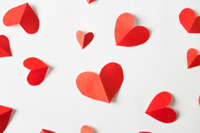 白色背景红色爱心组成的图案