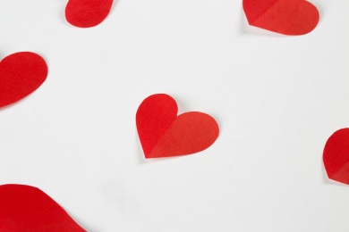 白色背景红色爱心组成的图案