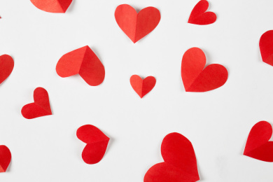 白色背景红色爱心组成的图案