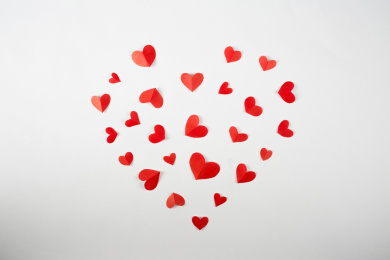 白色背景红色爱心组成的图案