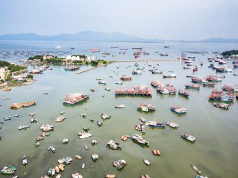 航拍广东阳江海陵岛渔港