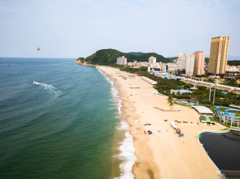 航拍广东阳江海陵岛海岸风光