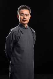 复古中老年男人