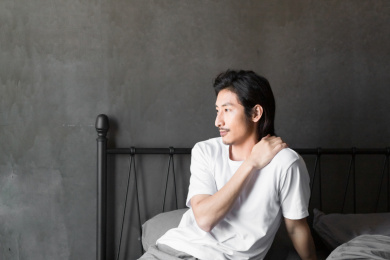 疲惫的商务男士