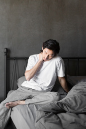 疲惫的商务男士