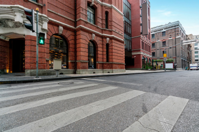 上海外滩公路和老建筑
