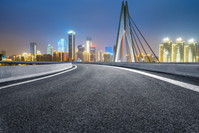 高速公路和城市风光背景