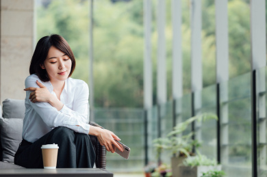 亚洲年轻商务女白领