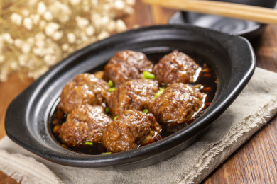 营养美味的红烧丸子特写