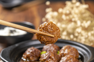 营养美味的红烧丸子特写