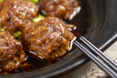 营养美味的红烧丸子特写