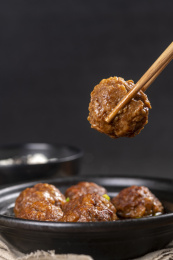 营养美味的红烧丸子特写