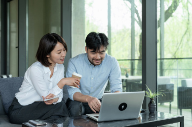 工作中的商务人士