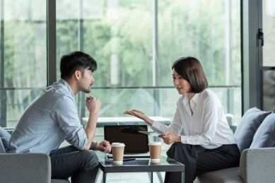 工作中的商务人士