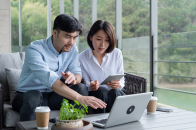 工作中的商务人士