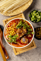 一碗香辣红烧排骨粉