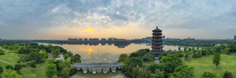 中国东莞华阳湖湿地公园日出风光