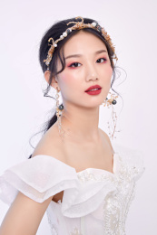 女人妆面