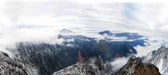 牛背山全景