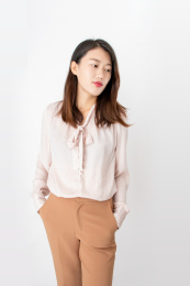 性感女性淡妆人像