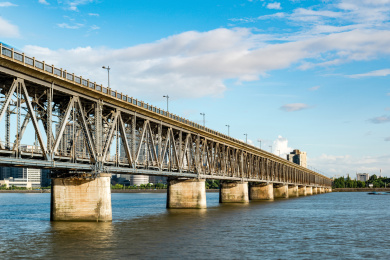 浙江杭州钱塘江大桥风光六和塔秋色