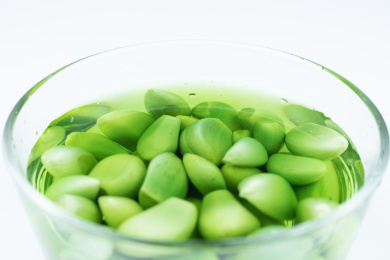 玻璃碗里的腊八蒜