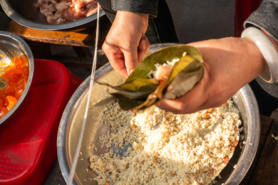 农家手工包粽子