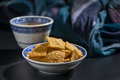 传统小吃零食小米锅巴特写