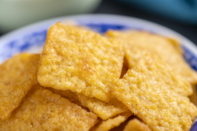 传统小吃零食小米锅巴特写