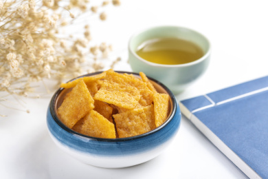 传统小吃零食小米锅巴特写