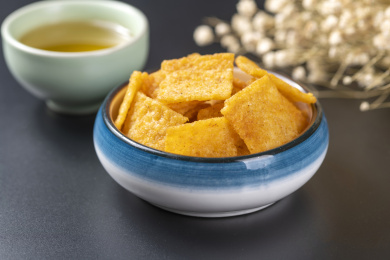 传统小吃零食小米锅巴特写