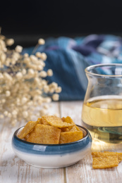 传统小吃零食小米锅巴特写