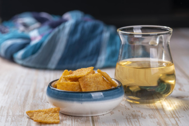 传统小吃零食小米锅巴特写