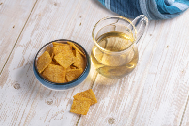 传统小吃零食小米锅巴特写