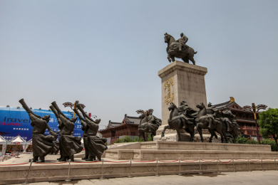 陕西西安大唐不夜城贞观之治雕像