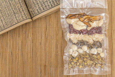 真空包装的中药汤剂甘草泻心汤