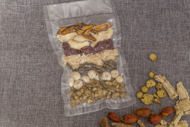 真空包装的中药汤剂甘草泻心汤